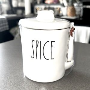 Rae Dunn SPICE jar with spoon. NWT